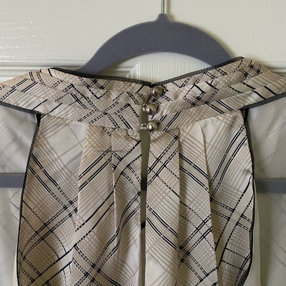 White House | Black Market Sleeveless Top